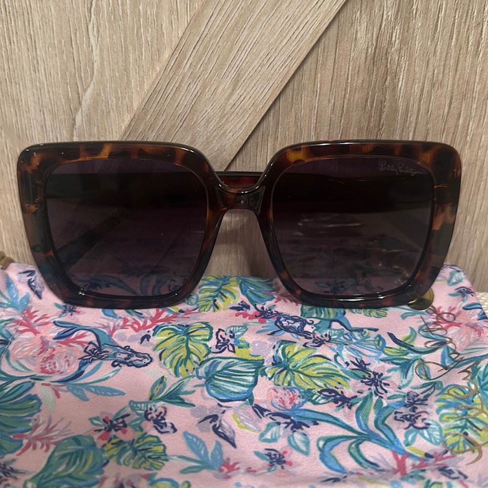 NEW Lilly Pulitzer Sunglasses